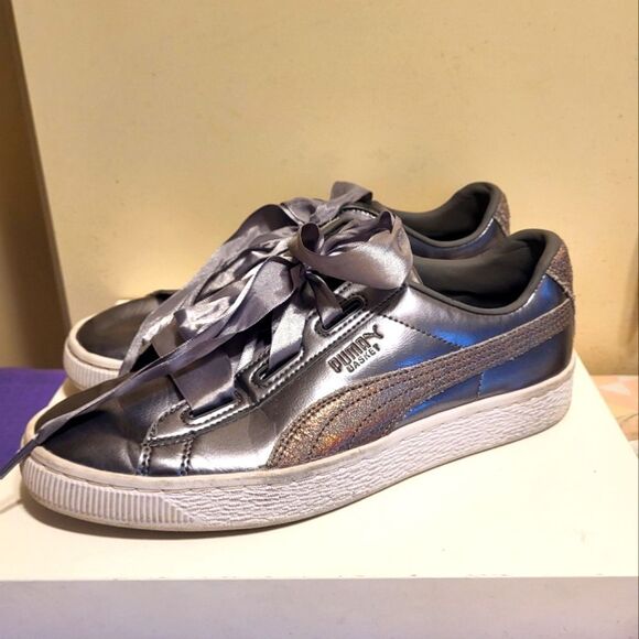 Puma Shoes - Puma "Heart Bubble" Silver Metallic Lace-Up Sneakers Womens sz 9/Mens 7 Ret $108
